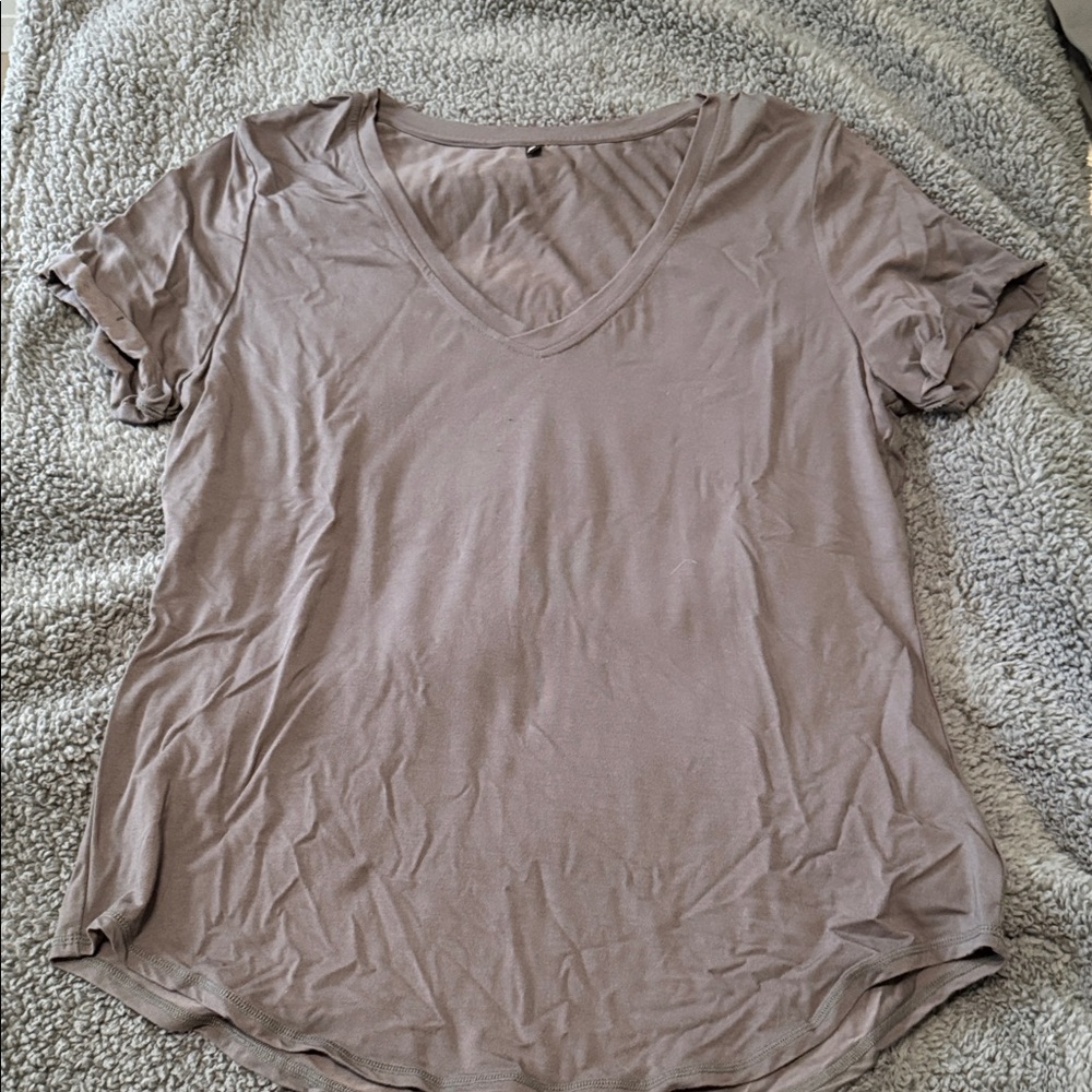P'tula Women's Short Sleeve V-Neck Top - grey